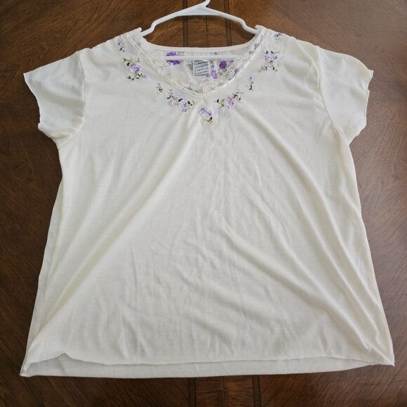 Body Touch Tee w/ Floral and Lace Neckline - Picture 1 of 3